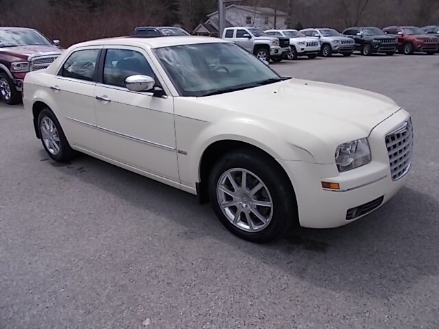 Pictures of 2010 chrysler 300 Pictures of 2010 chrysler 300
